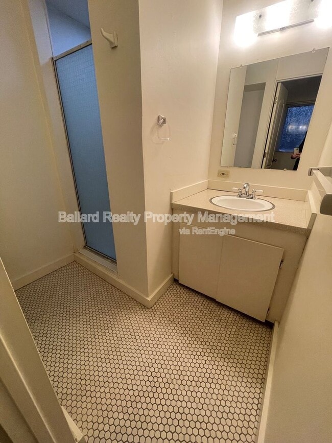Building Photo - 602 N 65th St