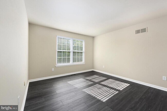Building Photo - 131 Gleneagles Dr