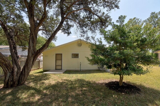 Building Photo - 4806 Russet Hill Dr