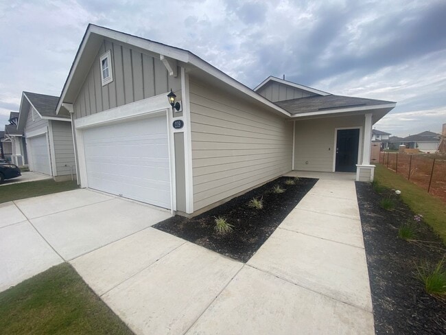 Building Photo - Brand New 3 Bed, 2 Bath in Maxwell!