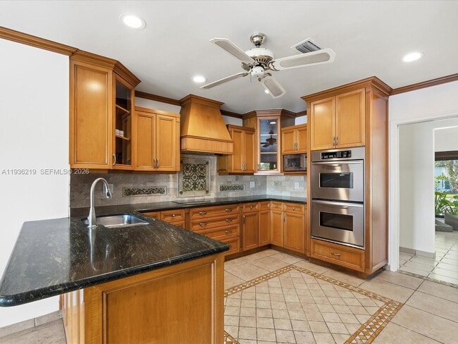 Building Photo - 21151 NE 22nd Ct