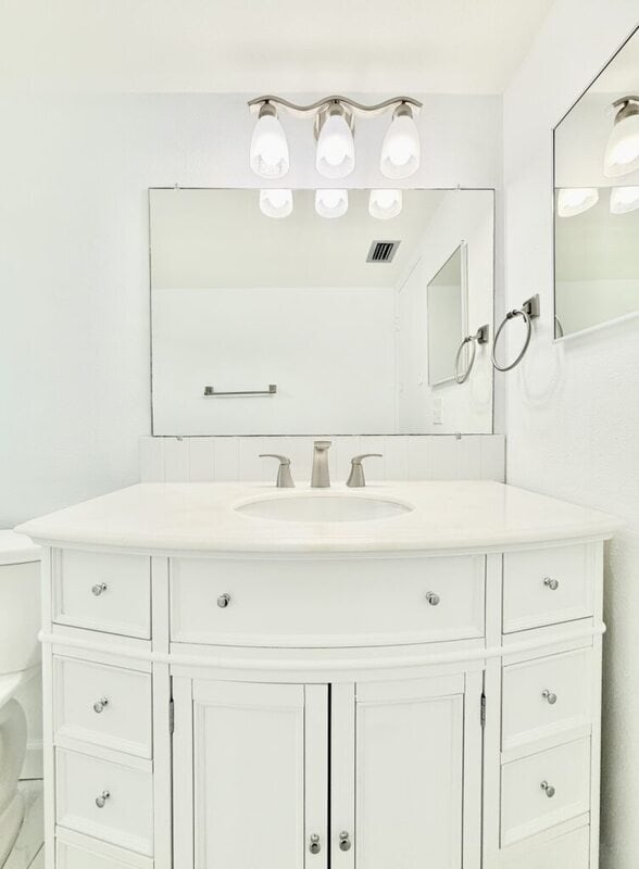 Building Photo - 445 32nd Ave N