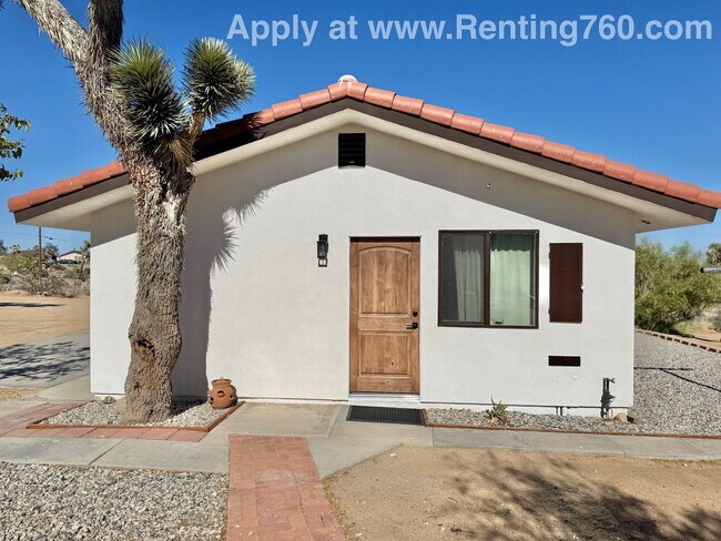 Building Photo - New 2 Bedroom 1 Bathroom Home!!