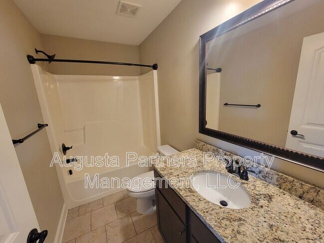 Building Photo - 841 Herrington Dr