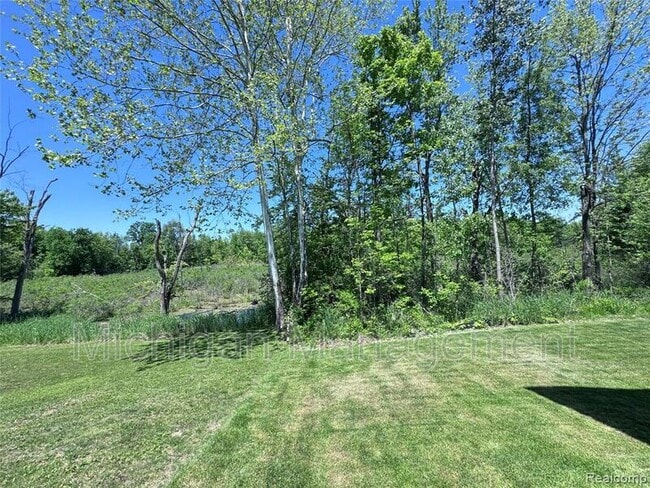Building Photo - 6149 Woodridge Ln
