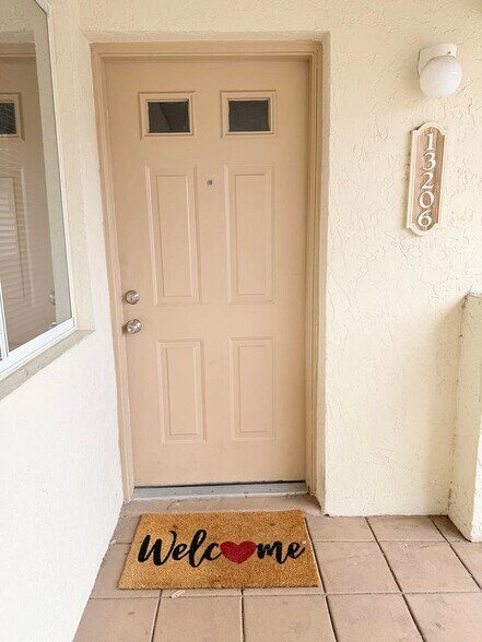 Building Photo - 13206 Glenmoor Dr