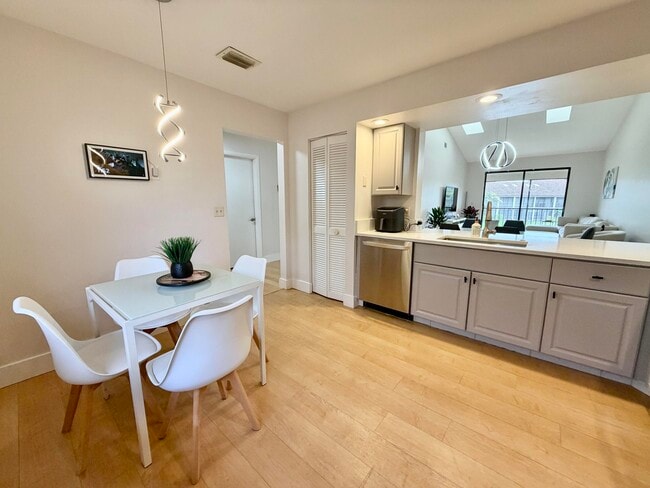 Building Photo - 7935 La Mirada Dr