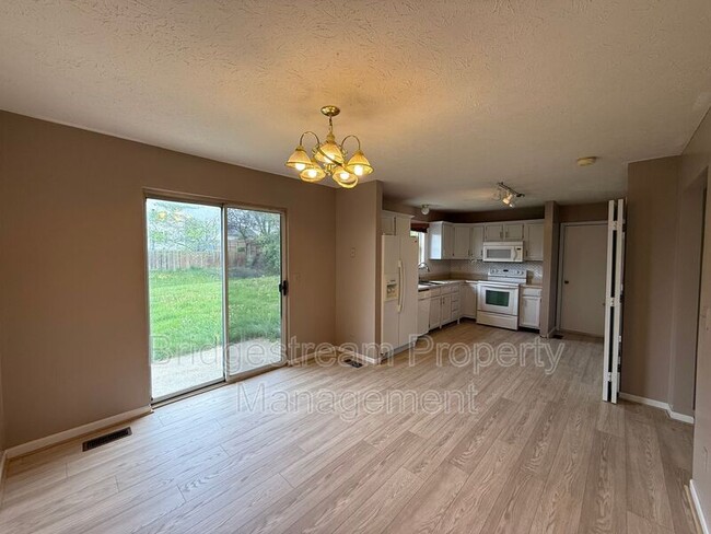 Building Photo - 381 Sherman Dr