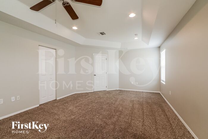 Building Photo - 70 Levee Ln