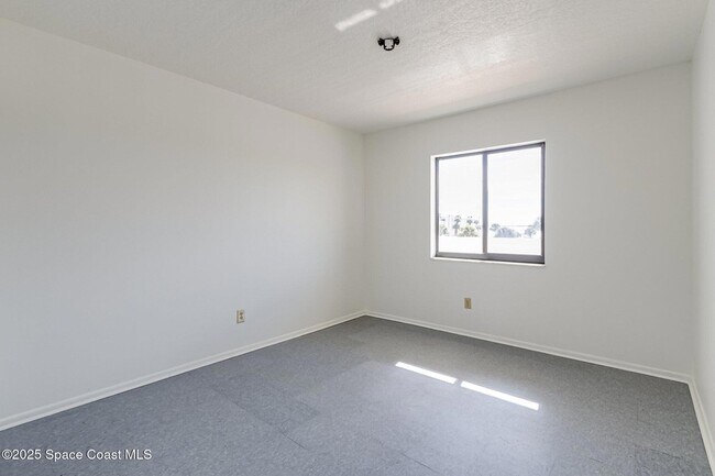 Building Photo - 2465 S Washington Ave