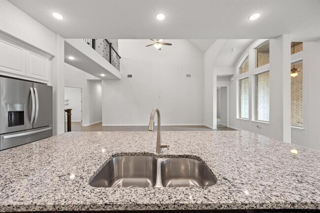 Building Photo - 2124 Cotton Farm Trl