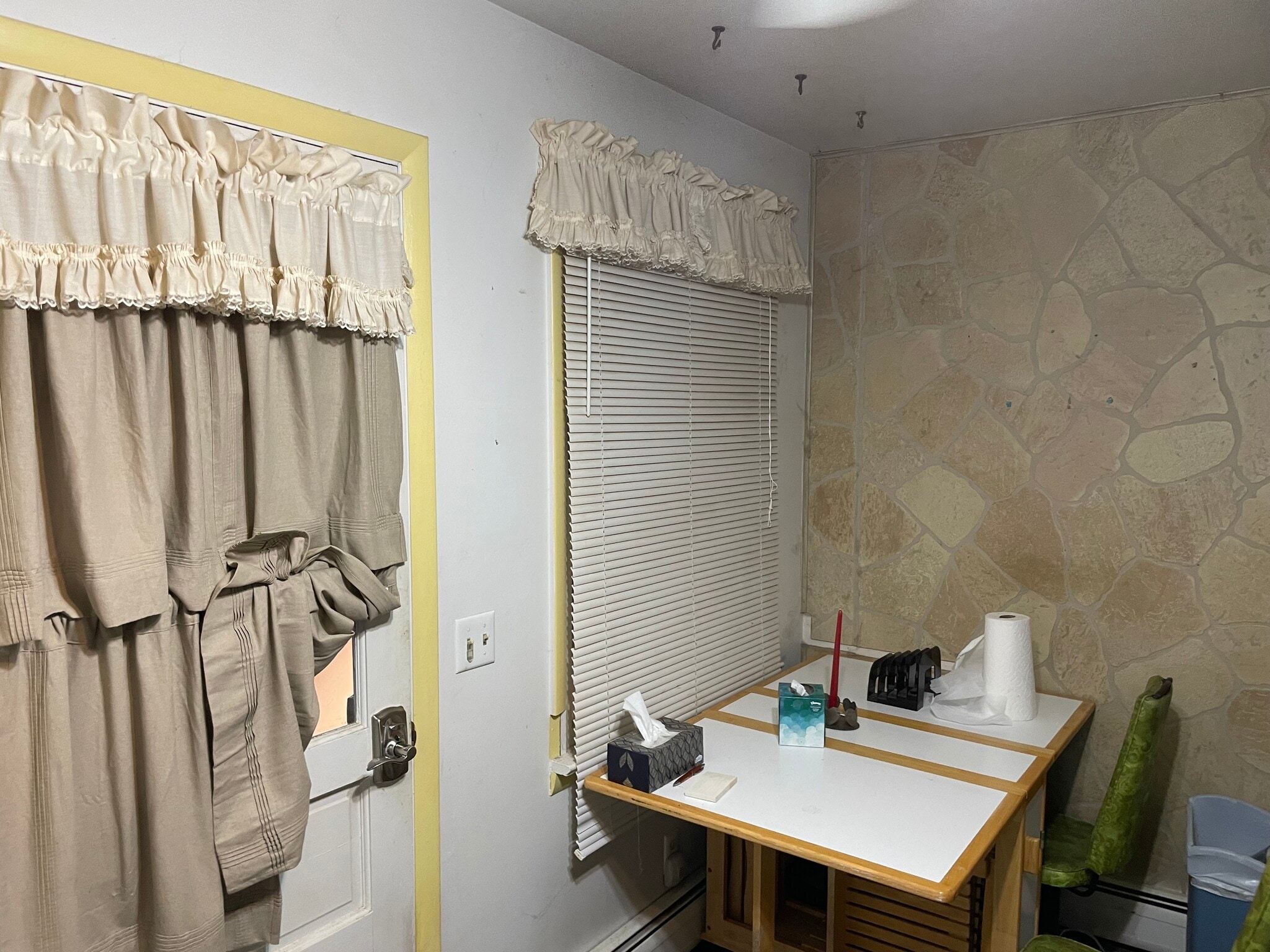 Kitchen - 8244 Lake Street Ext