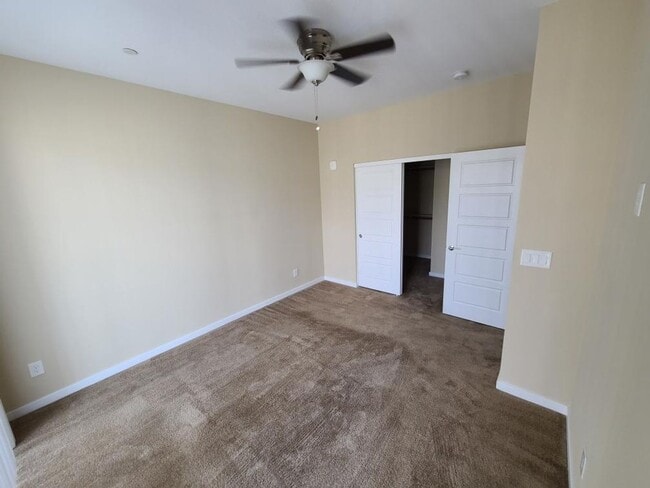 Building Photo - Gorgeous Condo! MUST SEE!!!