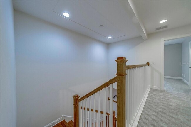 Building Photo - 270 Valencia Cir