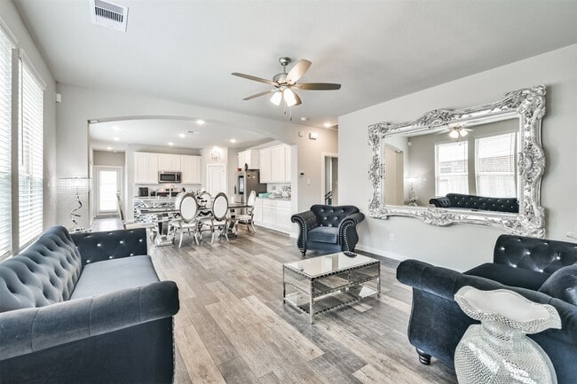 Building Photo - 15775 Cairnwell Bend Dr