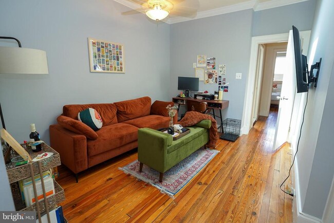 Building Photo - 712 S Linwood Ave