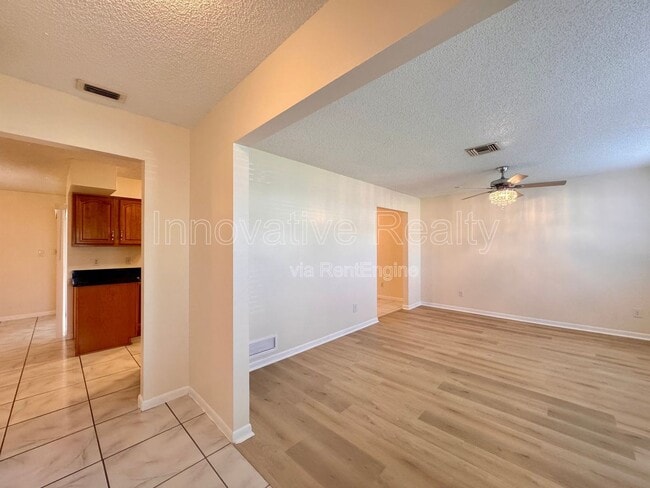 Building Photo - 1005 Bradford Dr