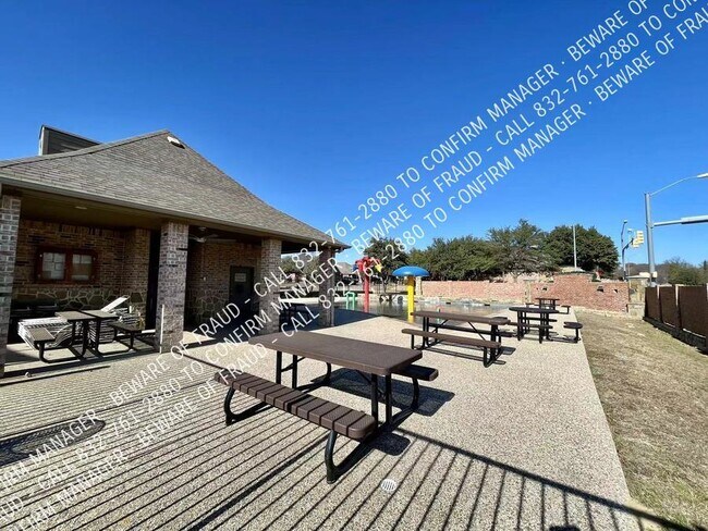Building Photo - 8113 Branch Hollow Trail