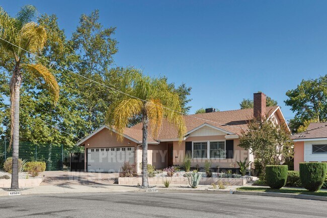 Building Photo - Stunning 3bd Home with Private Outdoor Oasis