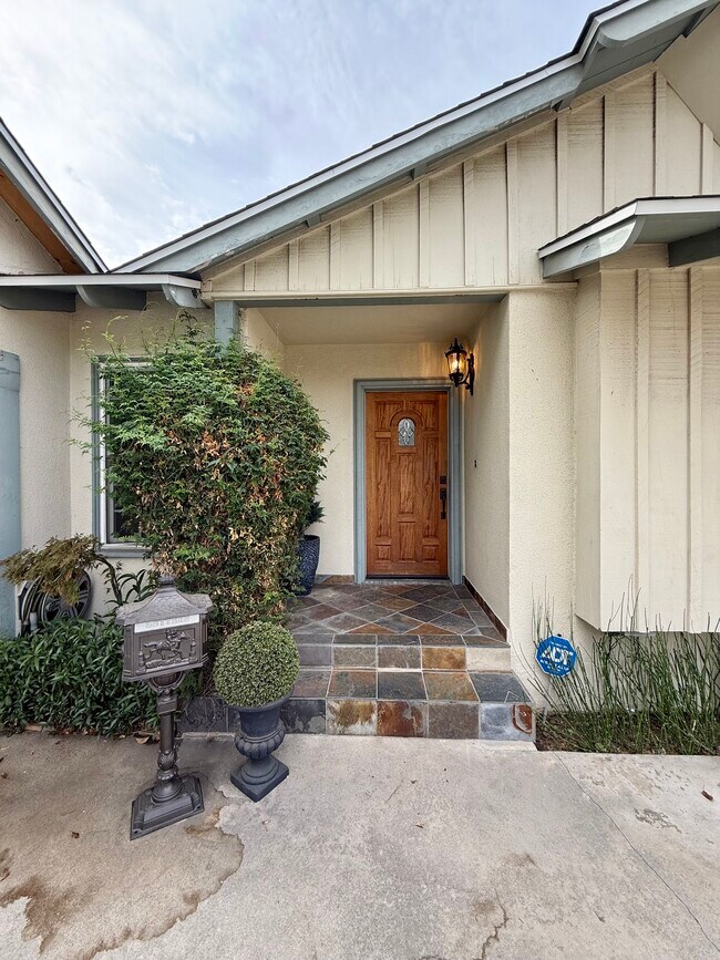 Building Photo - 16412 Bahama St