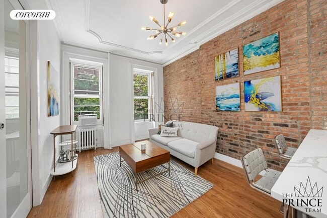 Primary Photo - 224 E 18th St