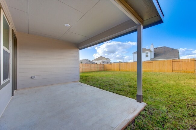 Building Photo - 3330 Meadknoll Ln