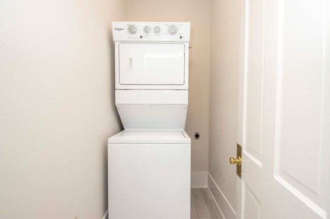 Building Photo - 2 Bed 1 Bath in Downtown Little Rock, AR
