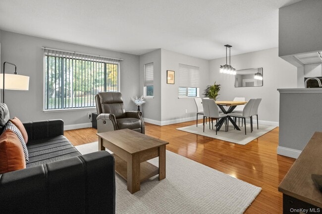 Building Photo - 50 Bayberry Dr