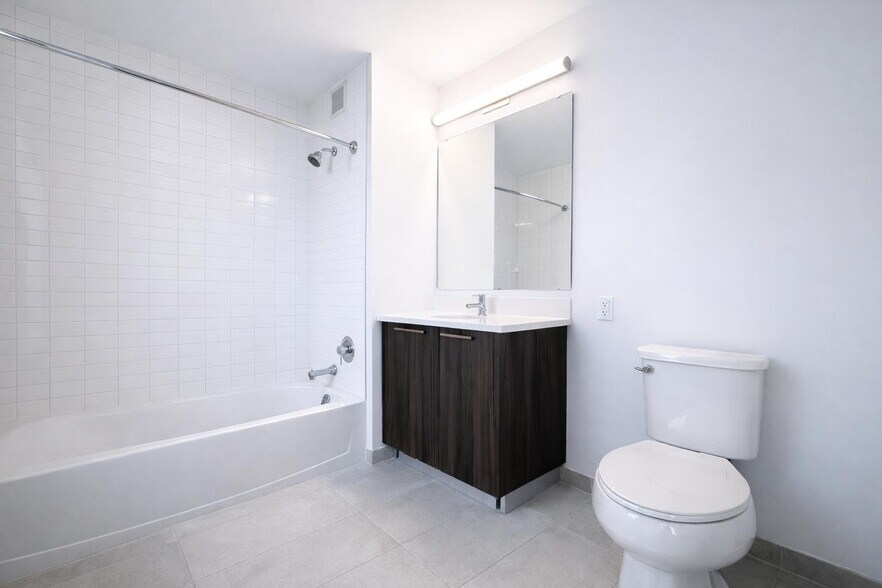 Building Photo - 1524 Sheepshead Bay Rd