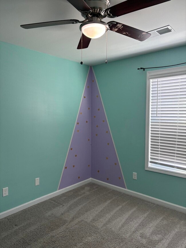 Building Photo - 335 Niblick Dr