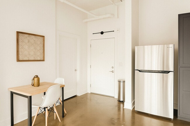 Building Photo - 215 N Santa Fe Ave