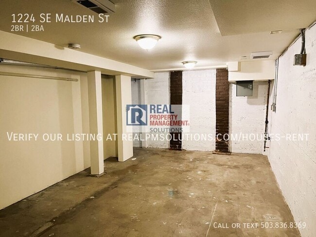Building Photo - 1224 SE Malden St