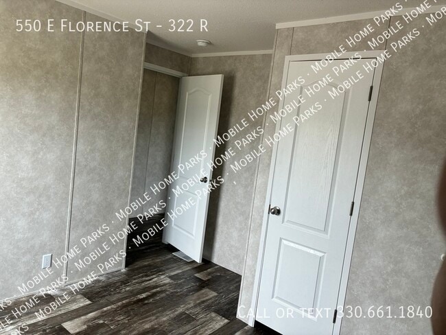 Building Photo - 550 E Florence Ave