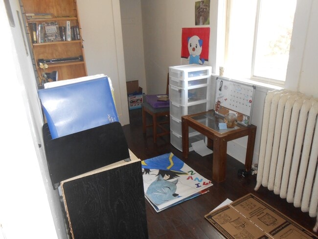 Building Photo - 4 Bed 2 Bath close to UWEC!