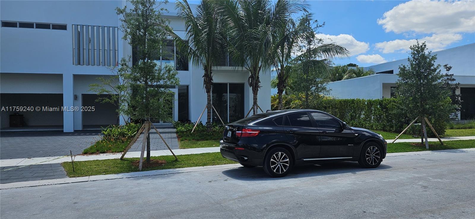 Building Photo - 16644 Botaniko Dr N