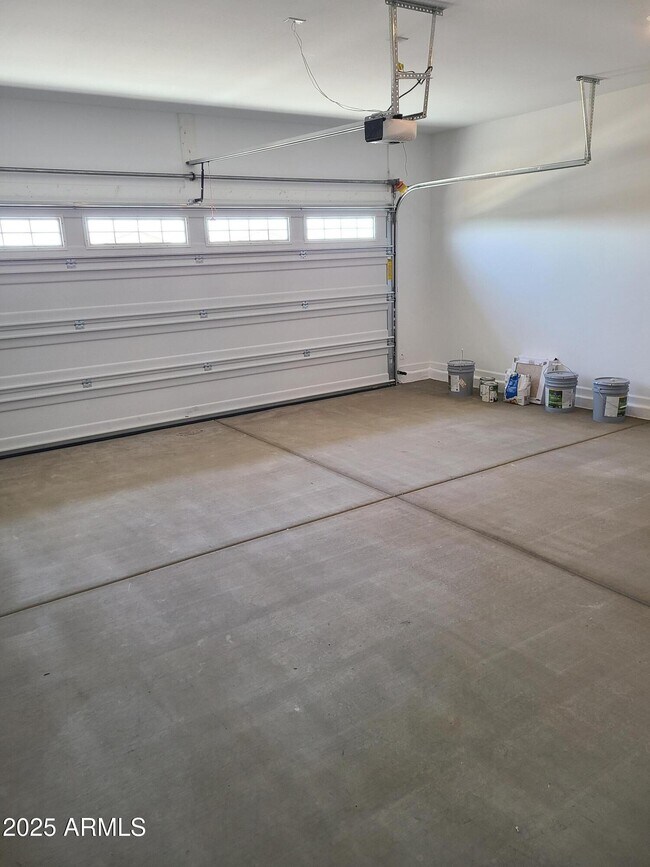 Building Photo - 12354 W Gardenia Ct