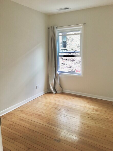 Building Photo - 3148 N Clifton Ave