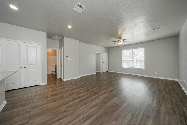 Building Photo - Live, love, and grow in this charming townhome!