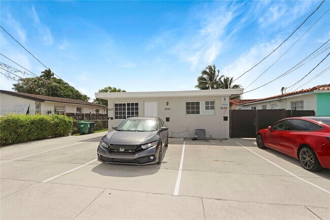 Building Photo - 3531 SW 91 Ave