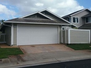 Building Photo - Must See 3 bedroom home