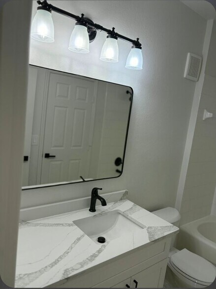Building Photo - 1747 Sophias Dr
