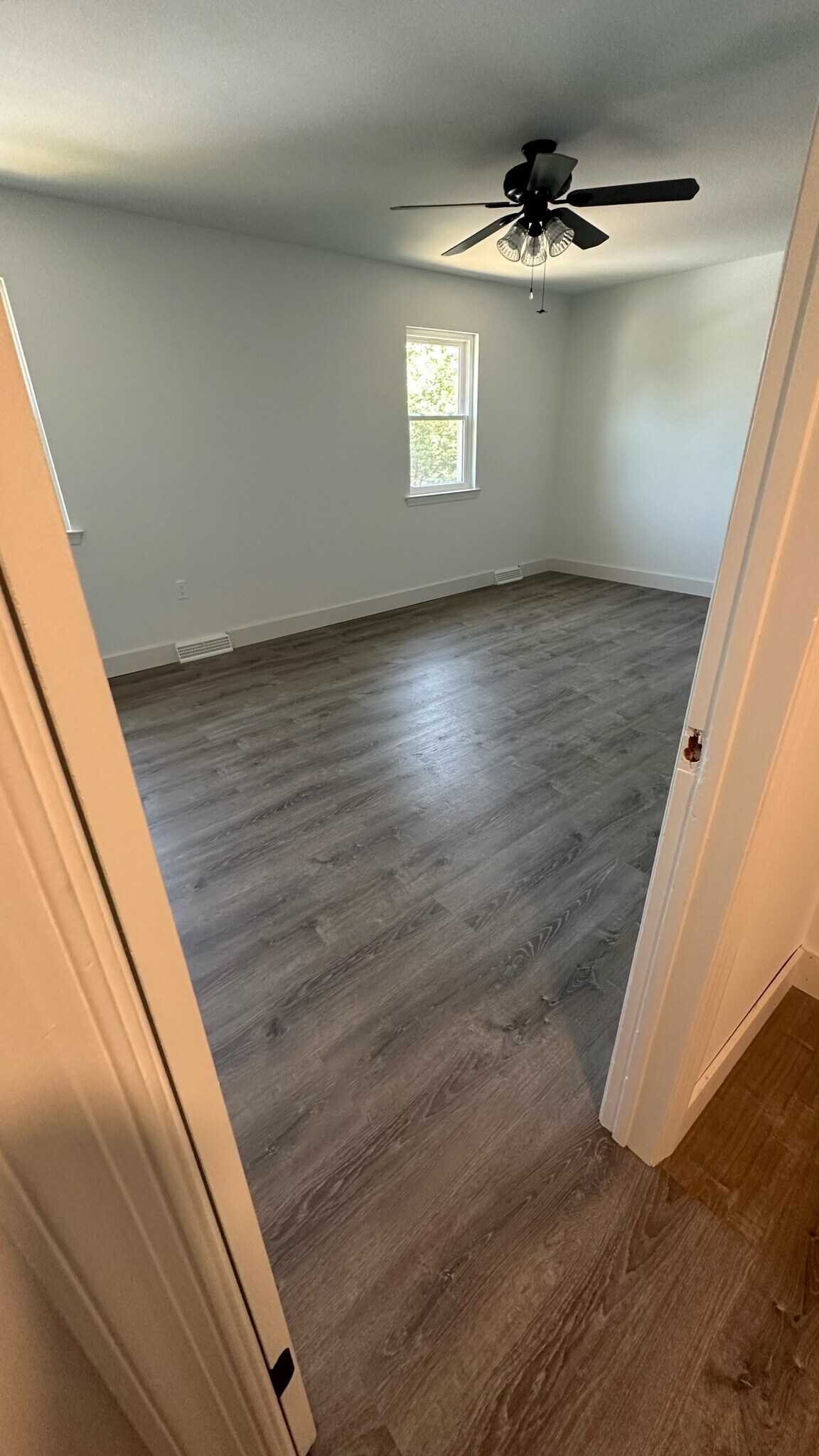 Master bedroom - 2016 Hale Ct