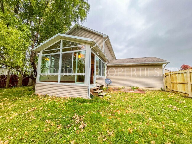 Building Photo - 3 Bedroom, 2.5 Bathroom in Waukee