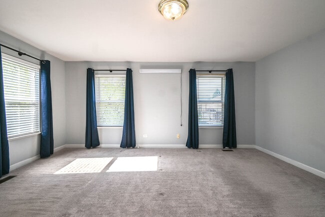Building Photo - 5495 Chapel Hill