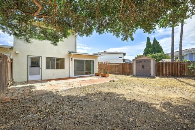 Building Photo - 7395 Freeman Pl