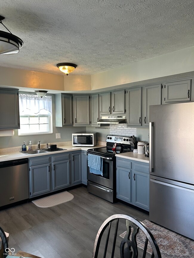 Building Photo - 39 Cedarwood Dr