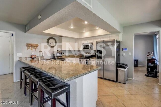Building Photo - Remodeled 4 Br+Den 2 Ba 2Cg Home with Pool and Solar Near 35th Ave and Bell in Glendale