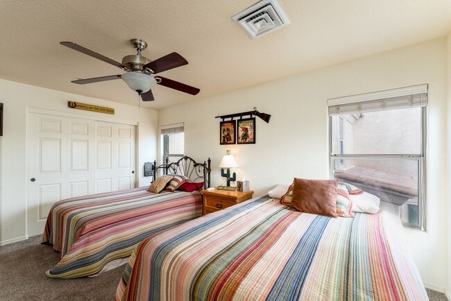 Building Photo - Gated Community 2 Bed/2 Bath Condo Furnished Long term Boat deep garage