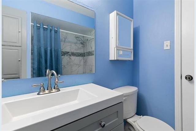 Building Photo - 2031 Towngate Dr