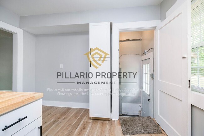 Building Photo - Cozy 3 Bedroom, 1 Bathroom Home Available ...
